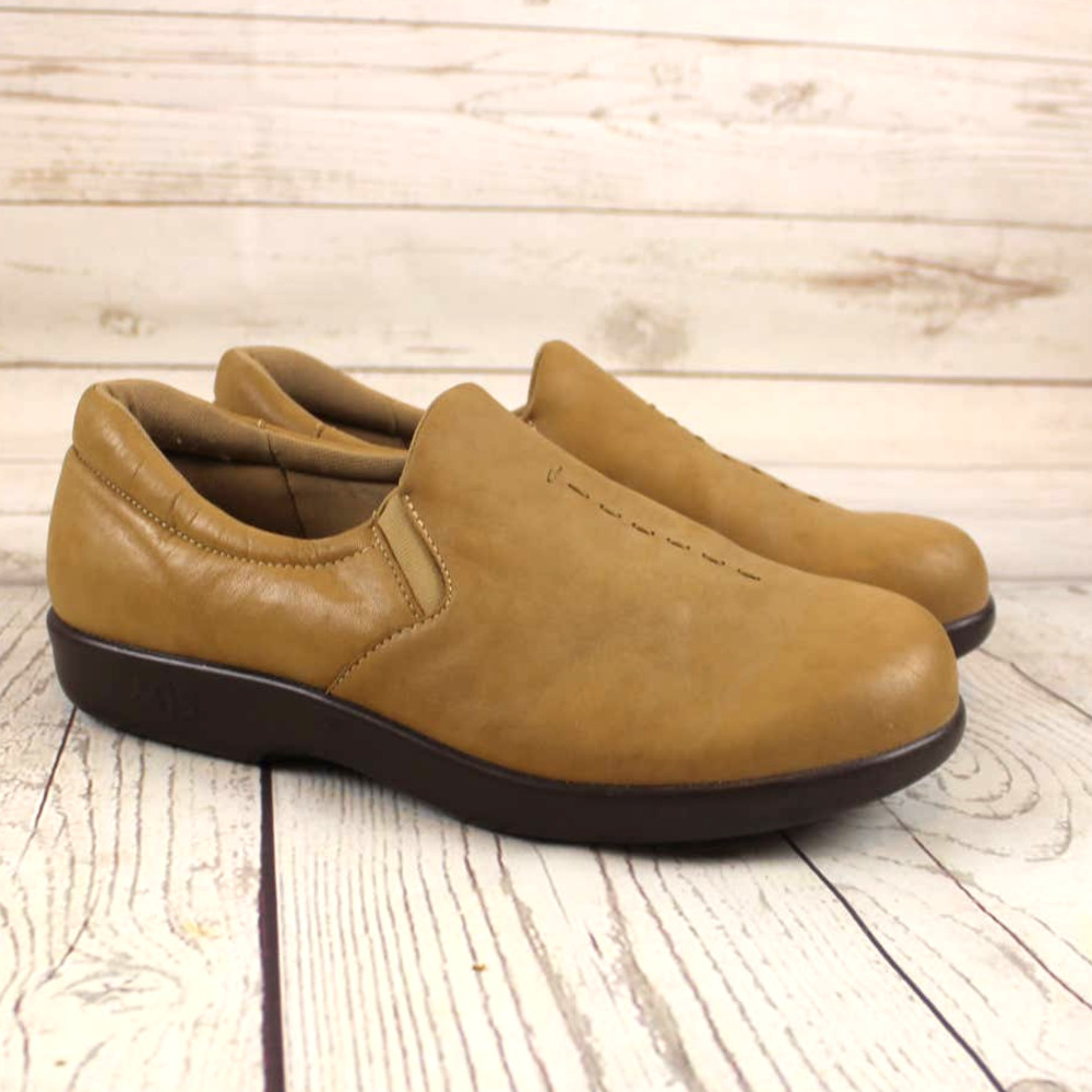 (sold) SAS 8 1/2 W Viva Slip On Tan 8.5 Wide